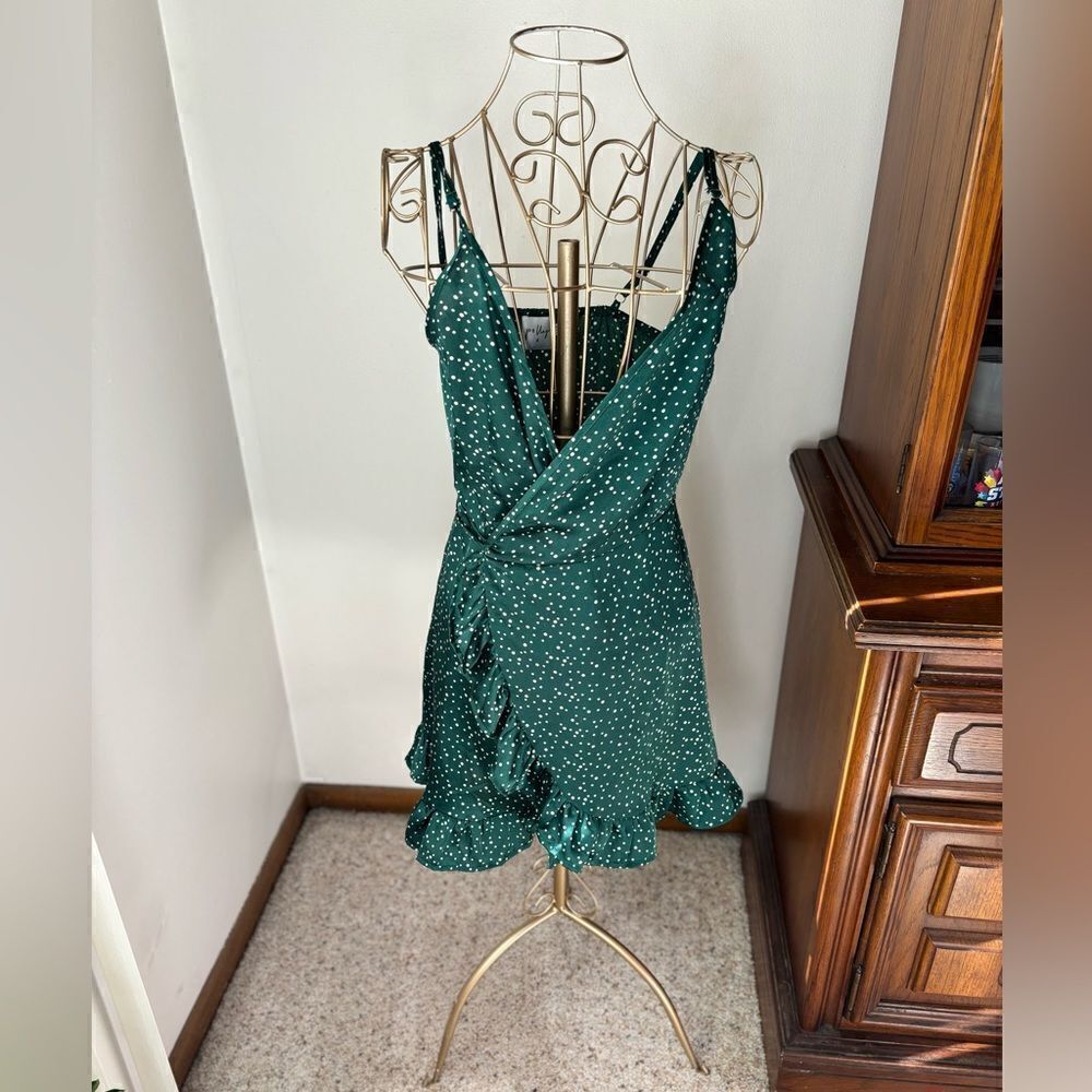 Polly Wrap Mini Dress Polka Dot Ruffle Hem Size 4 Green